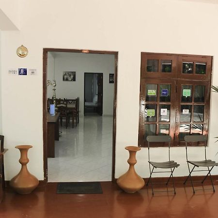 Yoho Travellers Residence Kandy Bagian luar foto