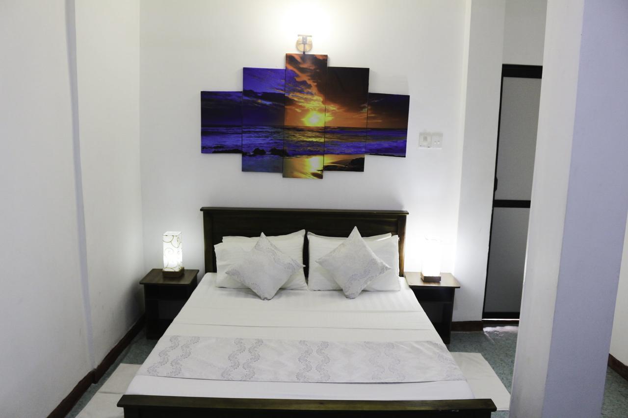 Yoho Travellers Residence Kandy Bagian luar foto
