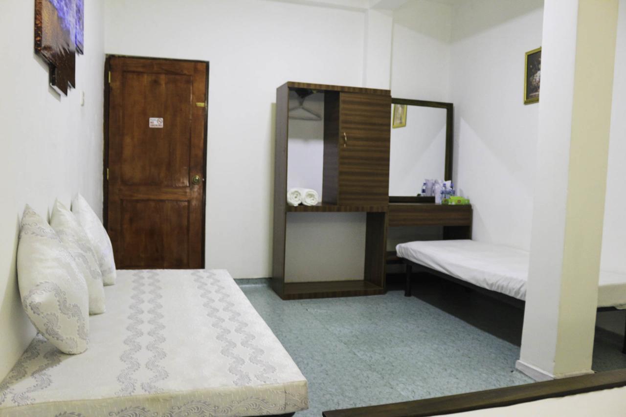 Yoho Travellers Residence Kandy Bagian luar foto