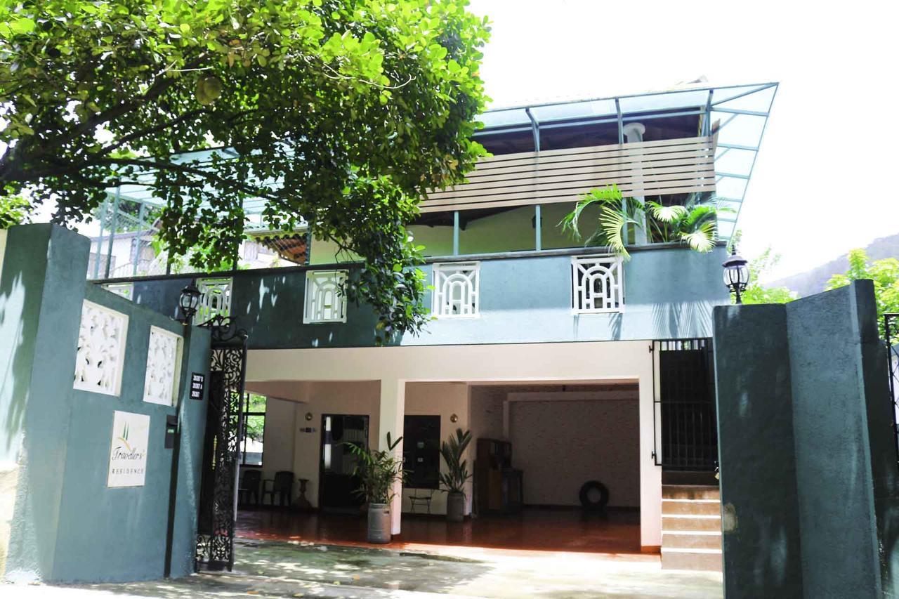 Yoho Travellers Residence Kandy Bagian luar foto