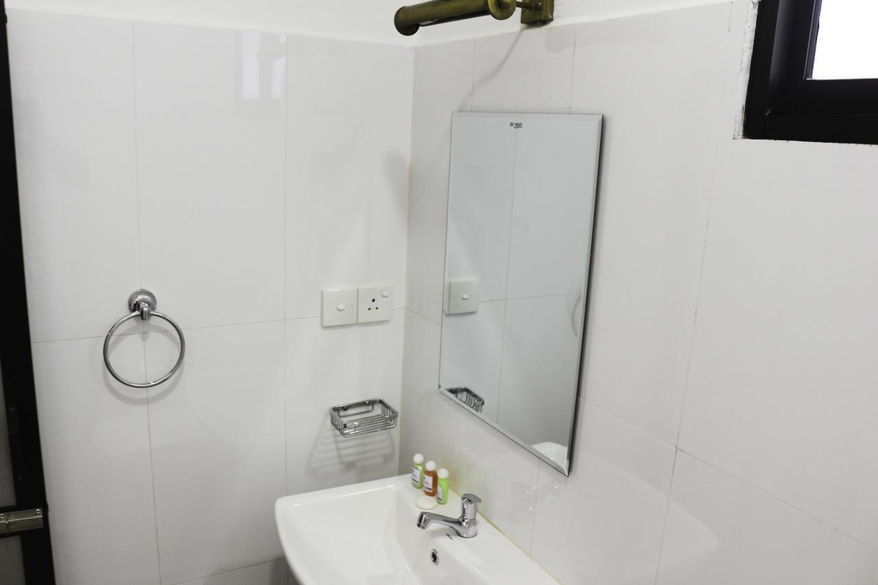 Yoho Travellers Residence Kandy Bagian luar foto