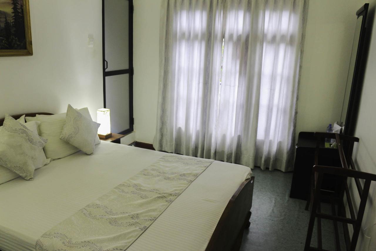 Yoho Travellers Residence Kandy Bagian luar foto