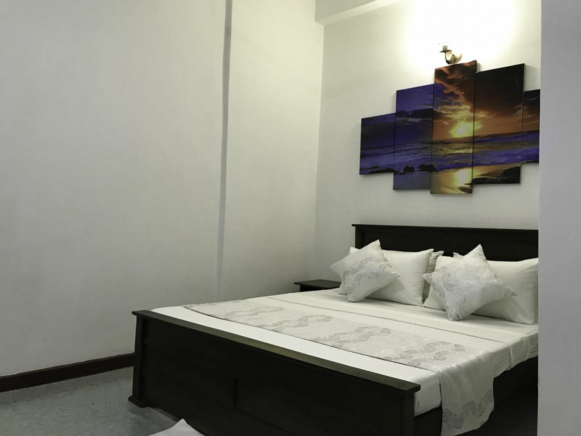 Yoho Travellers Residence Kandy Bagian luar foto