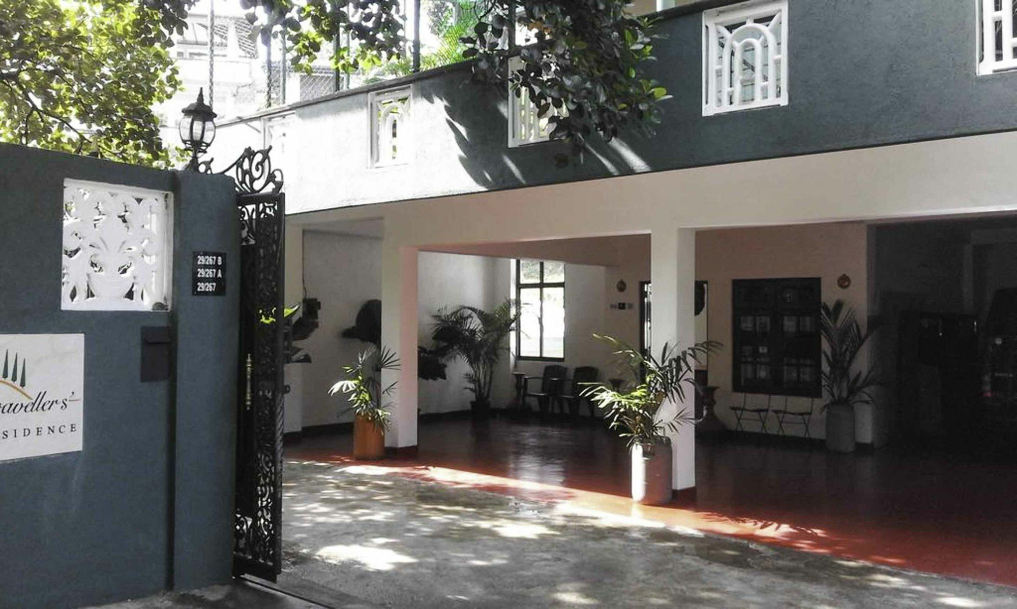 Yoho Travellers Residence Kandy Bagian luar foto