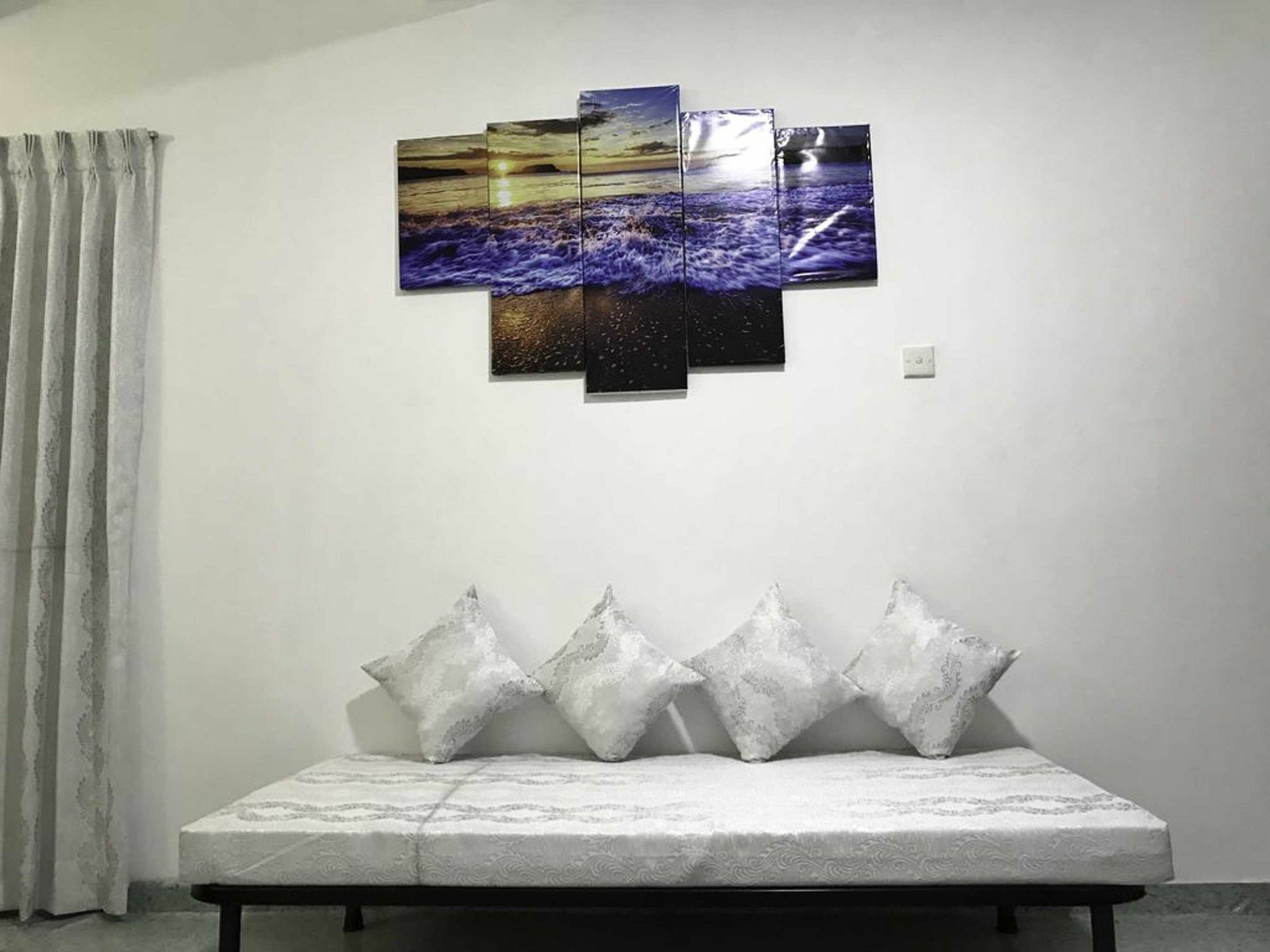 Yoho Travellers Residence Kandy Bagian luar foto