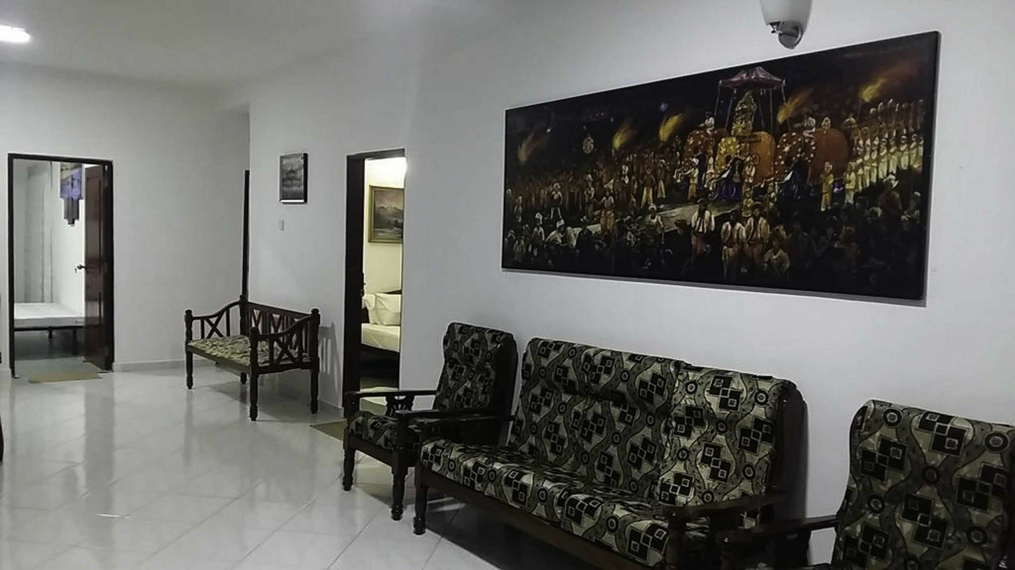 Yoho Travellers Residence Kandy Bagian luar foto